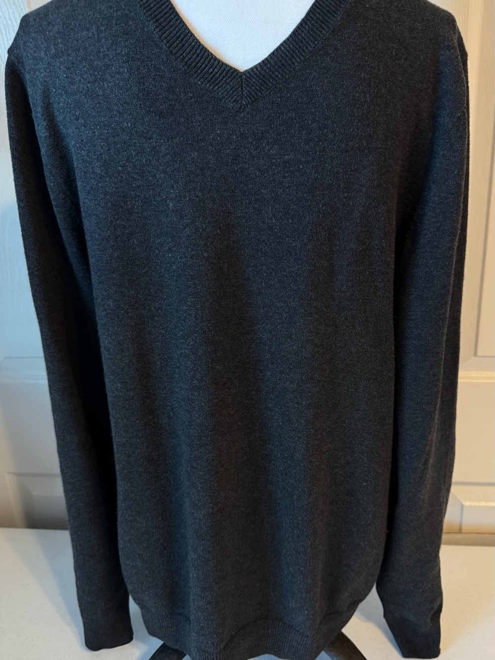Men's V-Neck Sweater in Charcoal Gray Wallin & Bros medium cotton/cashmere